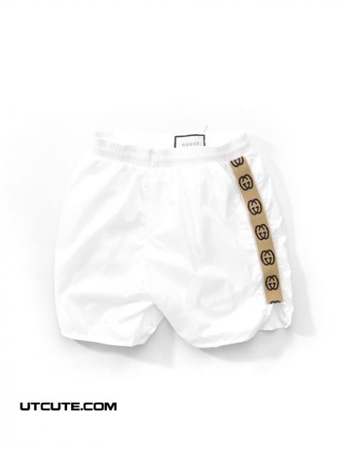 Short dù Gucci xẻ tà